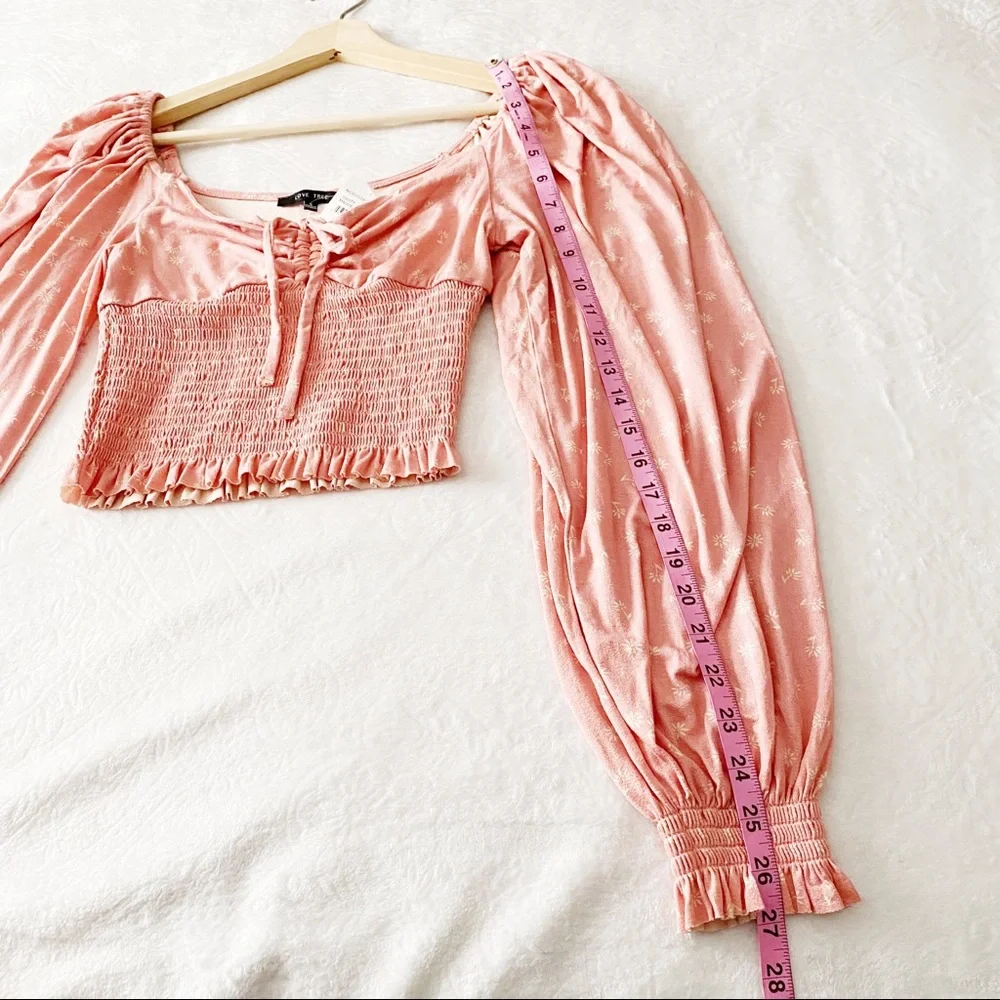 NWT Pink & White Floral Print Smocked Waist Cropped Blouse